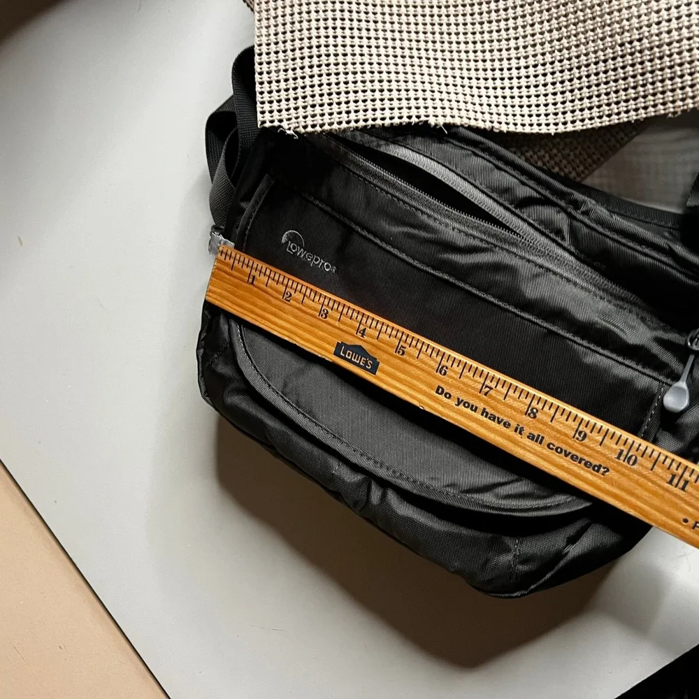 Lowepro StreamLine 150 Black Nylon Camera Shoulder Bag Crossbody‎ Messenger